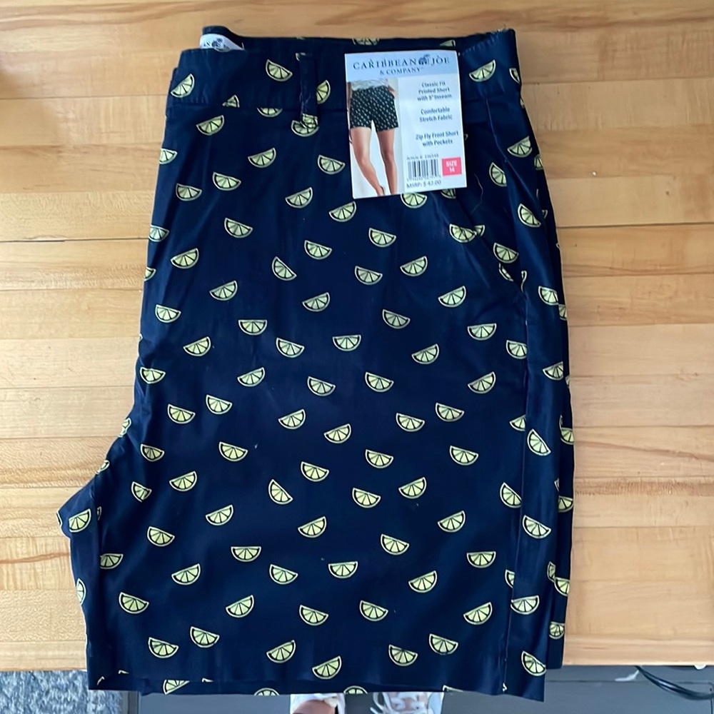 Ladies Shorts NWT